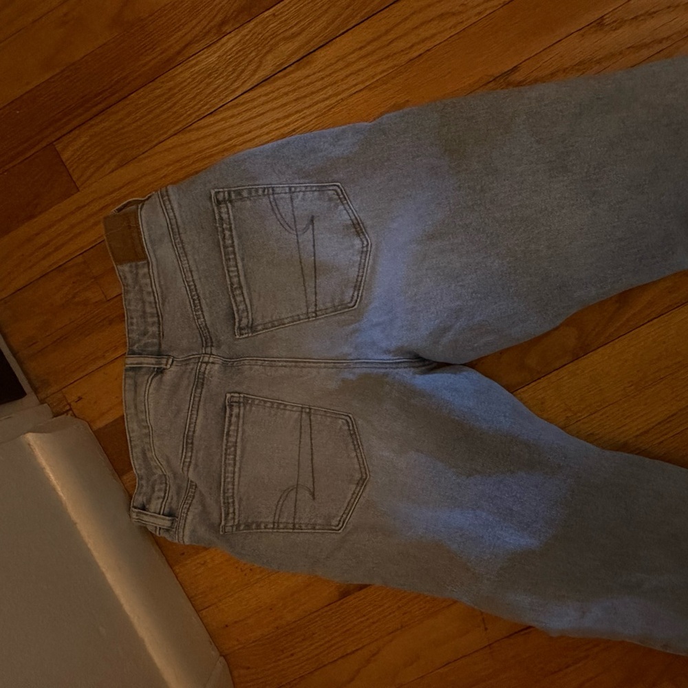 American Eagle Outfitters Mom Jeans High Rise Light Blue Jeans - Picture 5 of 6